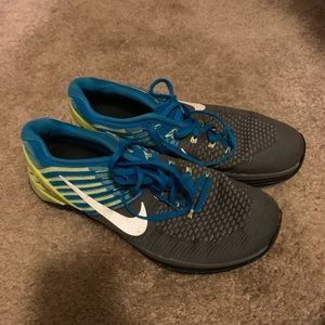 Nike metcon flyknit shoes